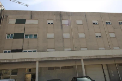 Apartamento T3 para Venda em Fonte Arcada e Oliveira