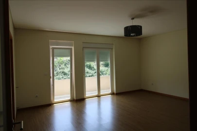 Apartamento T3 para Venda em Fonte Arcada e Oliveira