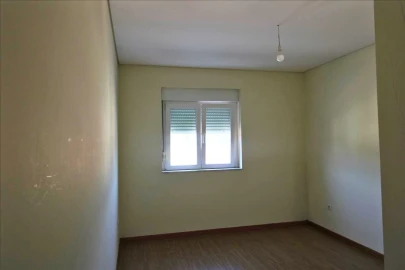 Apartamento T3 para Venda em Fonte Arcada e Oliveira
