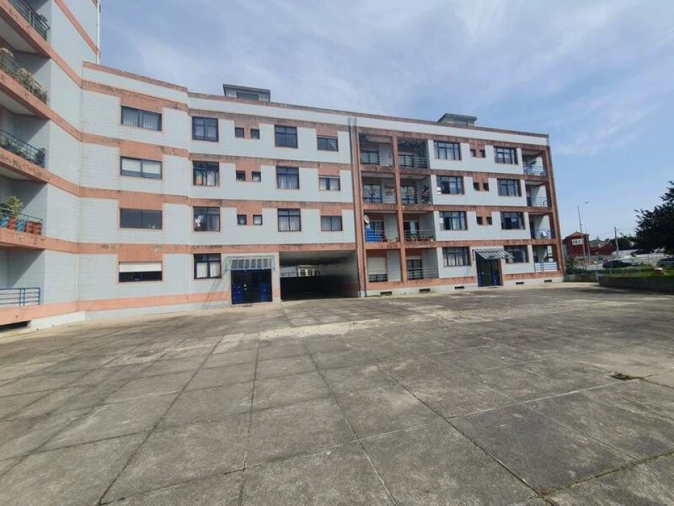 Apartamento T2 para Venda em Oliveira do Douro Foto 1