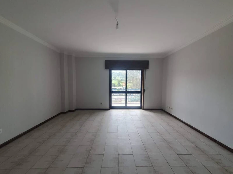 Apartamento T2 para Venda em Oliveira do Douro Foto 3