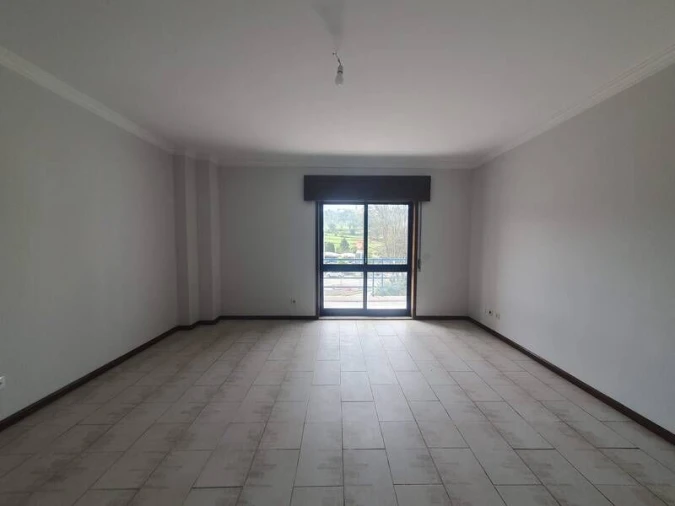Apartamento T2 para Venda em Oliveira do Douro Foto 3