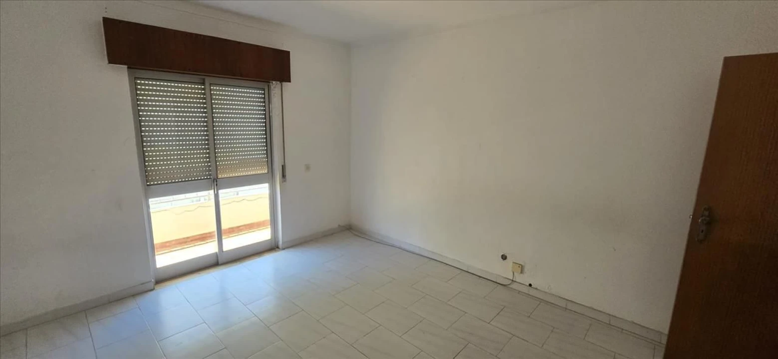 Apartamento T2 para Venda em Olhão Foto 4