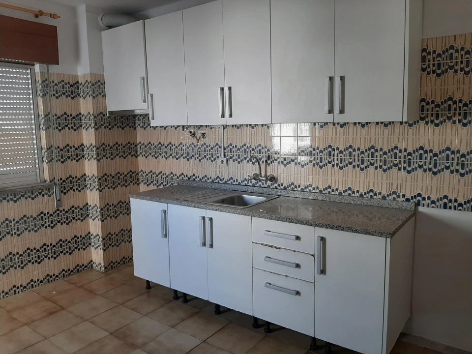 Apartamento T2 para Venda em Olhão Foto 3