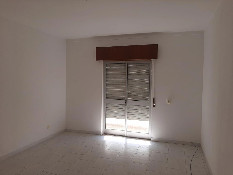 Apartamento T2 para Venda em Olhão Foto 5