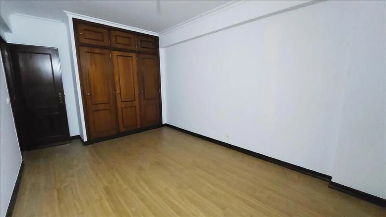 Apartamento T3 para Venda em Agualva e Mira-Sintra Foto 11