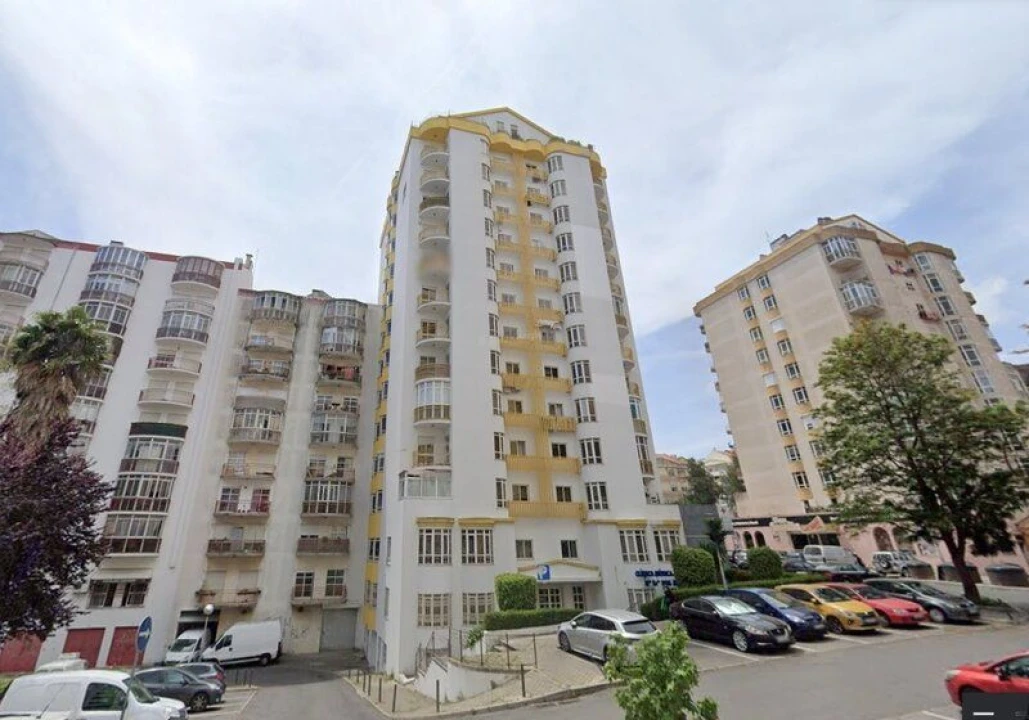 Apartamento T3 para Venda em Agualva e Mira-Sintra Foto 1