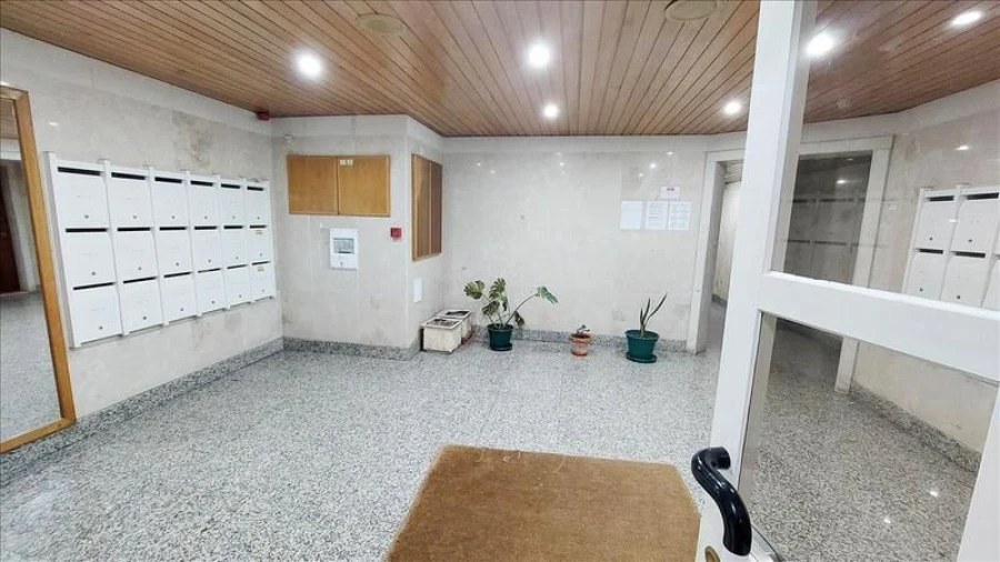 Apartamento T3 para Venda em Agualva e Mira-Sintra Foto 2