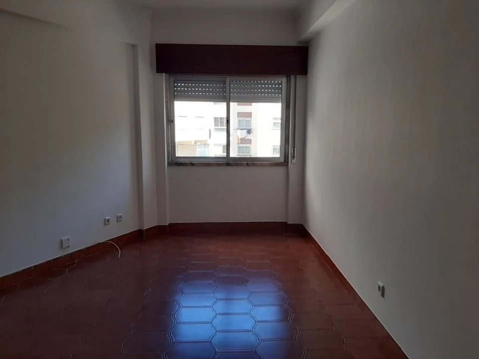 Apartamento T2 para Venda em Rio de Mouro Foto 5