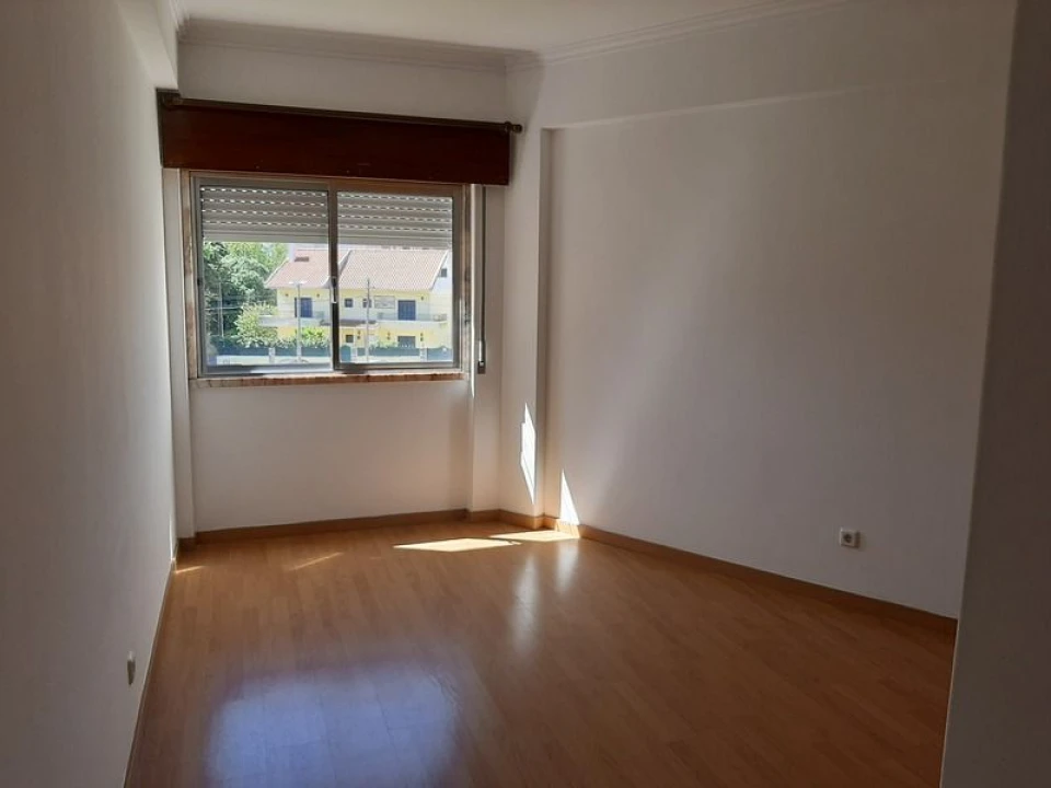 Apartamento T2 para Venda em Rio de Mouro Foto 9