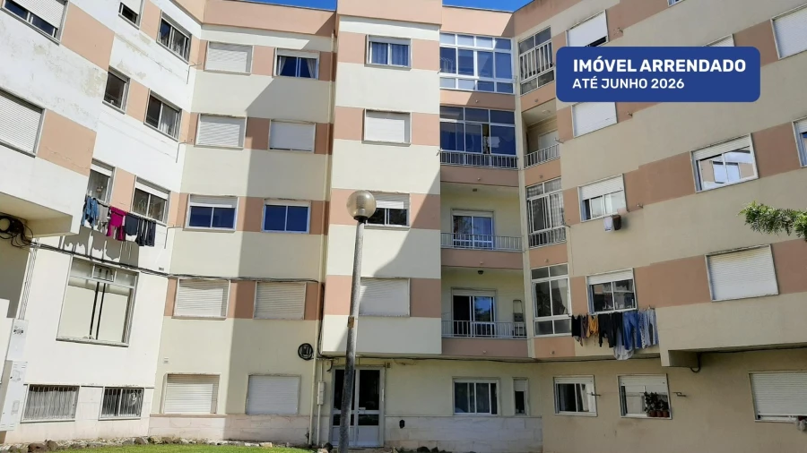 Apartamento T2 para Venda em Rio de Mouro Foto 1