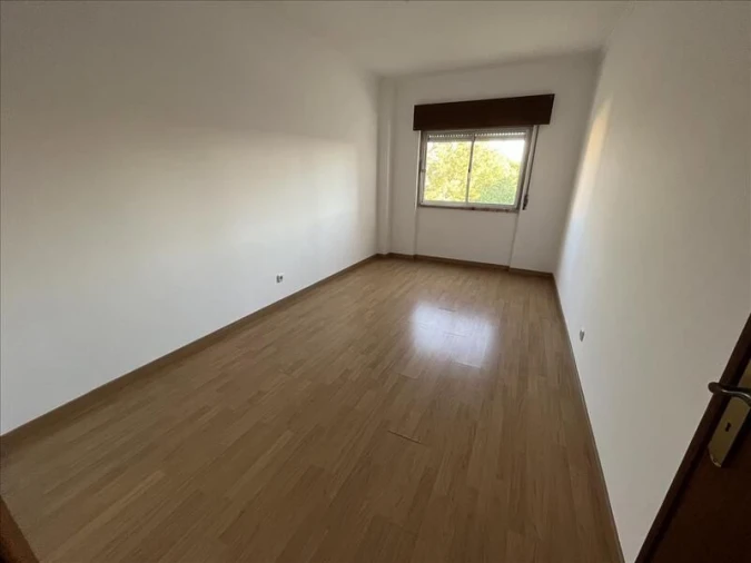 Apartamento T2 para Venda em Rio de Mouro Foto 11