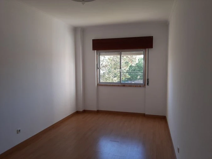 Apartamento T2 para Venda em Rio de Mouro Foto 12