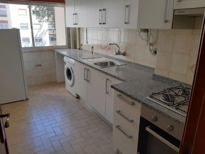 Apartamento T2 para Venda em Rio de Mouro Foto 7