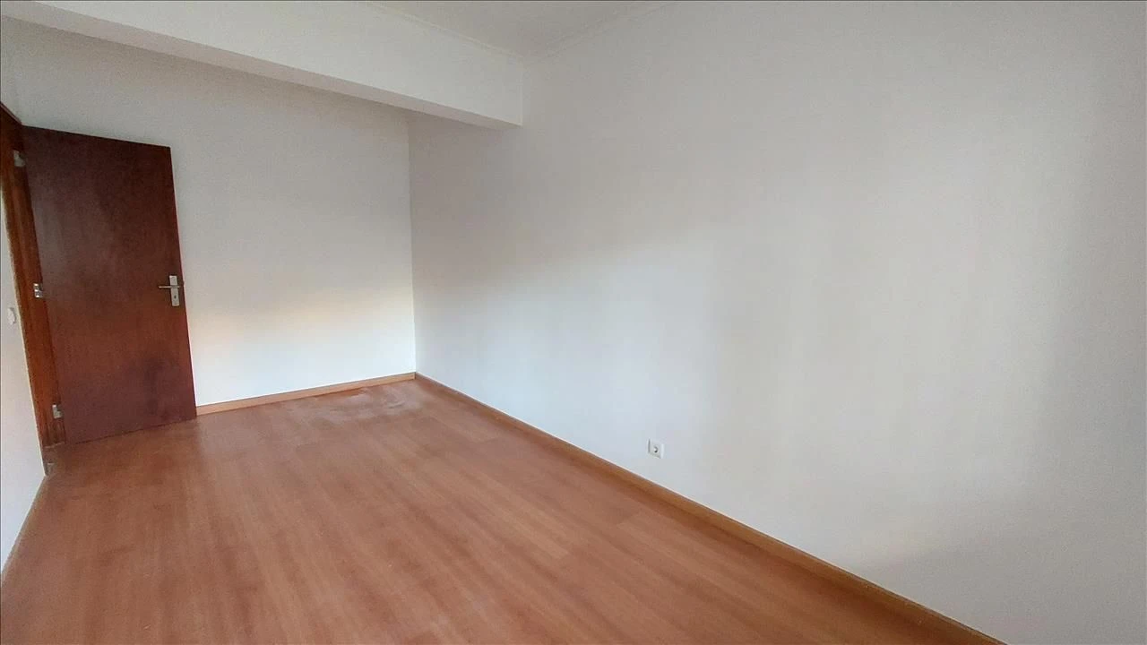 Apartamento T3 para Venda em Rio de Mouro Foto 8