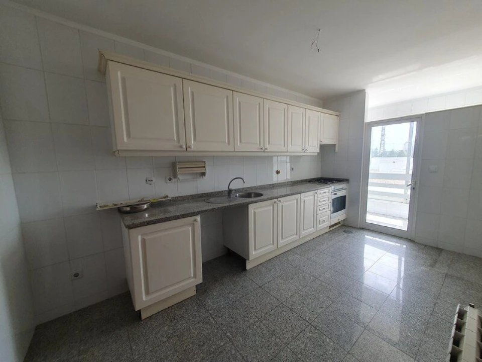 Apartamento T2 para Venda em Cidade da Maia Foto 10