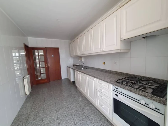 Apartamento T2 para Venda em Cidade da Maia Foto 9