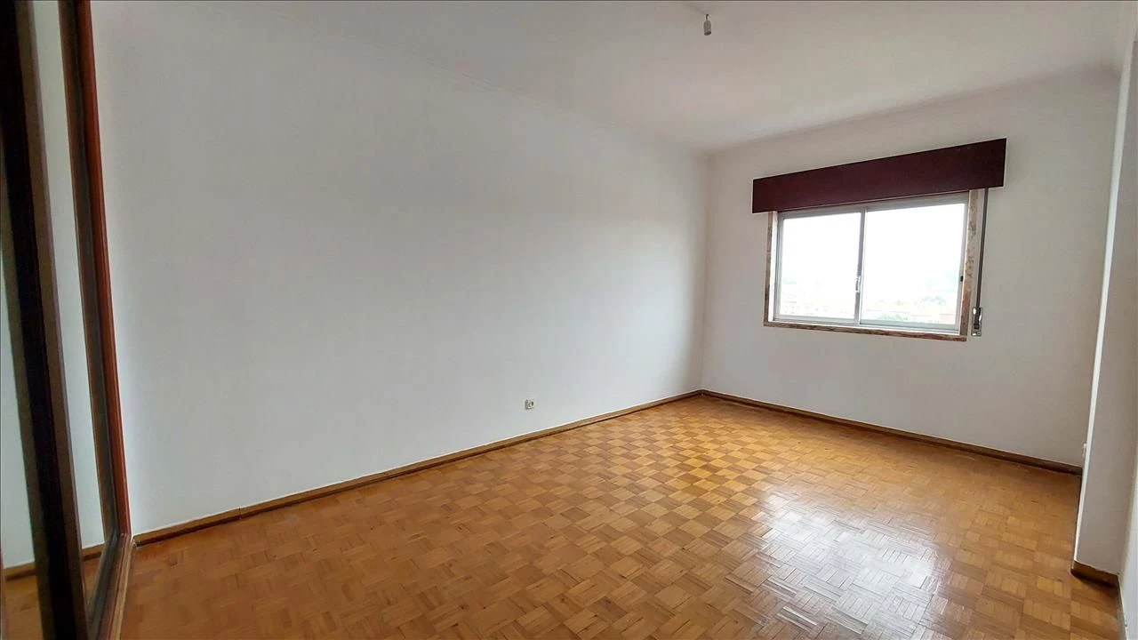 Apartamento T2 para Venda em Rio de Mouro Foto 10