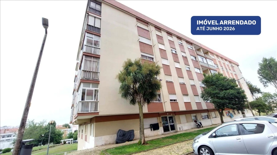 Apartamento T2 para Venda em Rio de Mouro Foto 1