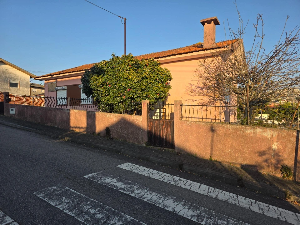 Moradia T3 para Venda em Santa Maria da Feira, Travanca, Sanfins e Espargo Foto 2