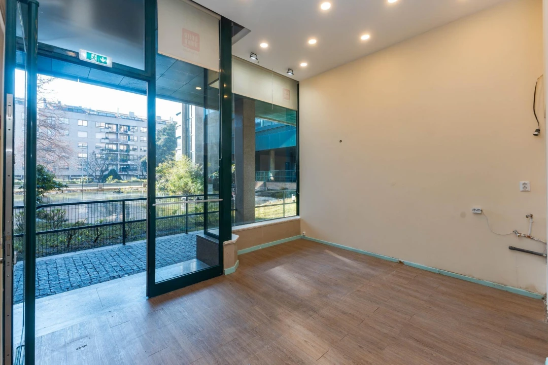 Negócio para Venda em Ramalde Foto 4