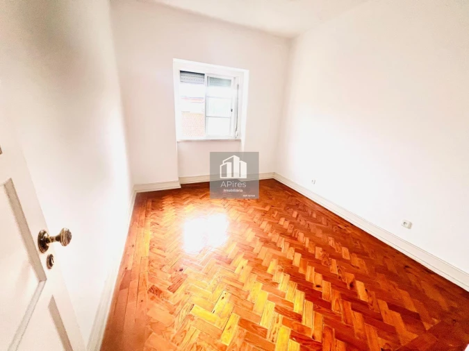 Apartamento T1 para Venda em Almada, Cova da Piedade, Pragal e Cacilhas Foto 5