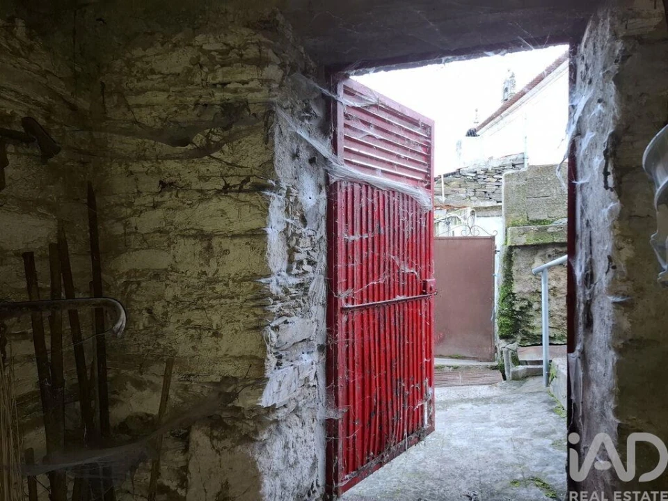 Moradia T2 para Venda em Vilarinho de São Romão Foto 36