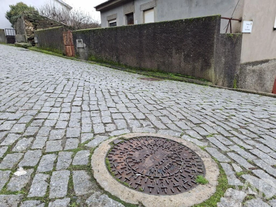 Moradia T2 para Venda em Vilarinho de São Romão Foto 16