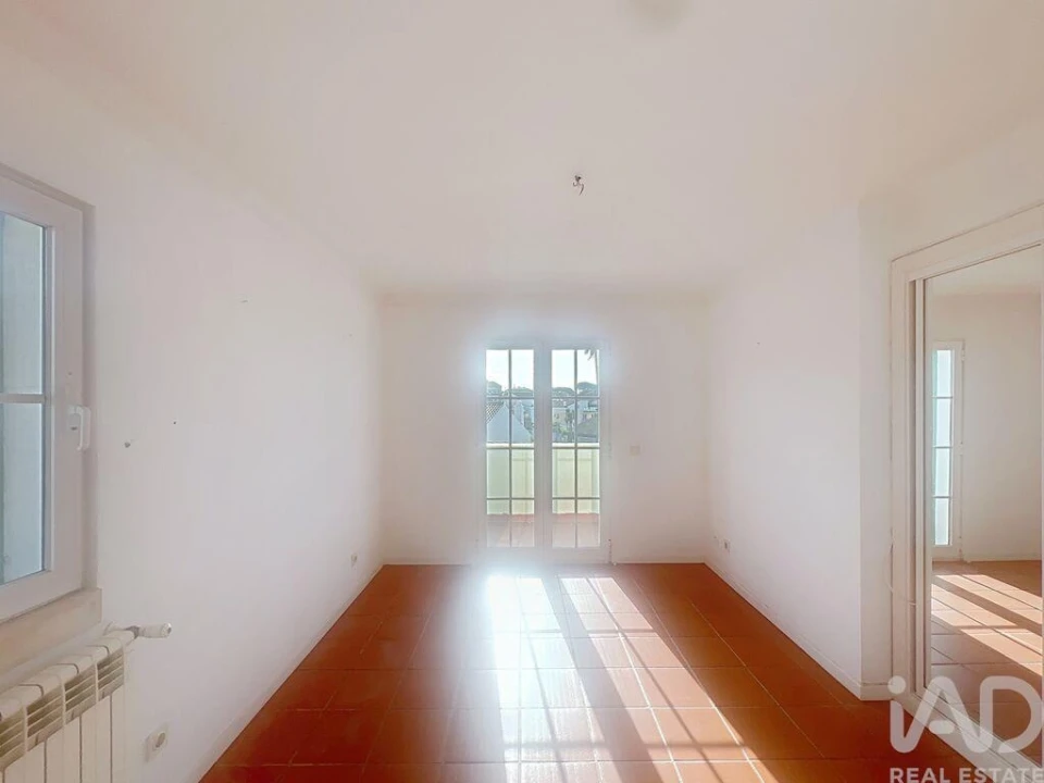 Moradia T3 para Arrendamento em Carvoeira Foto 22