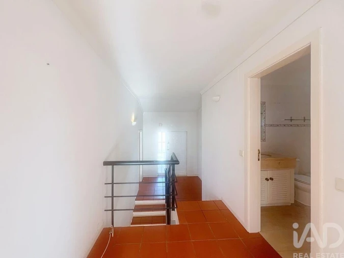 Moradia T3 para Arrendamento em Carvoeira Foto 20