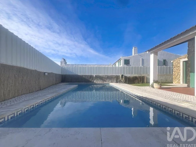 Moradia T3 para Arrendamento em Carvoeira Foto 1