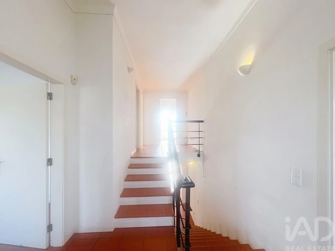 Moradia T3 para Arrendamento em Carvoeira Foto 15