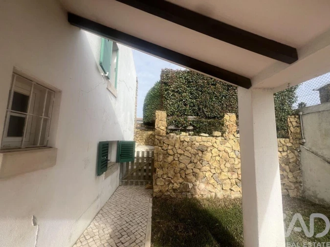 Moradia T3 para Arrendamento em Carvoeira Foto 7