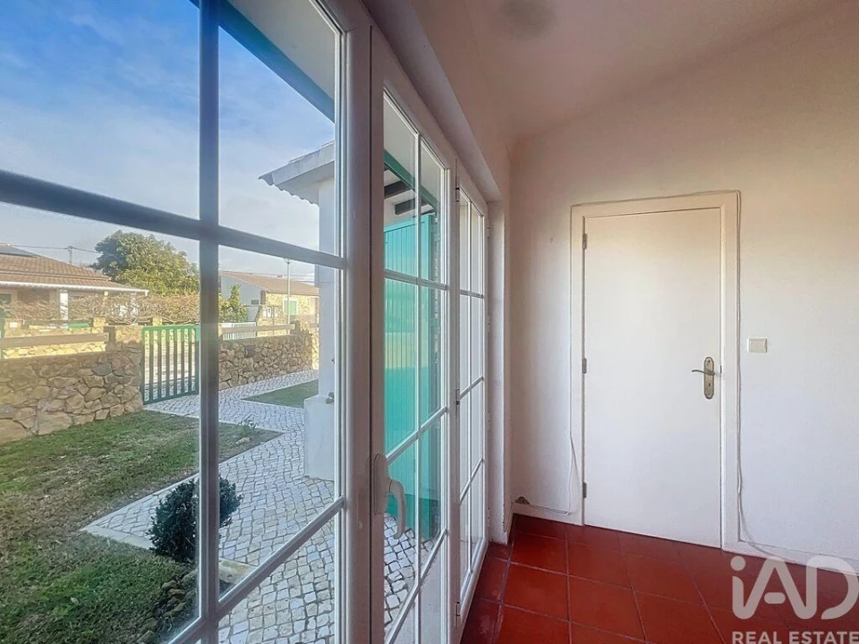 Moradia T3 para Arrendamento em Carvoeira Foto 18