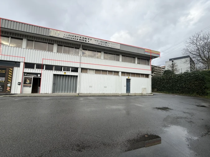 Escritório para Arrendamento em Creixomil