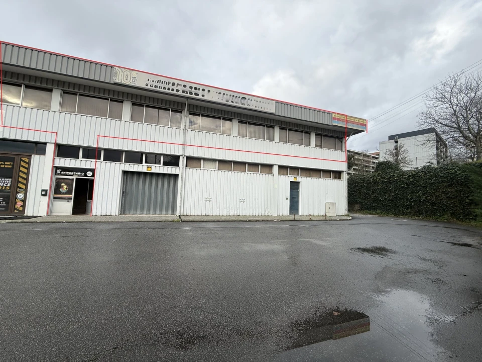 Escritório para Arrendamento em Creixomil Foto 1