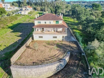 Moradia T6 para Venda em Santa Eufémia e Boa Vista