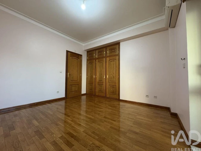 Apartamento T2 para Arrendamento em São Pedro de Tomar Foto 9