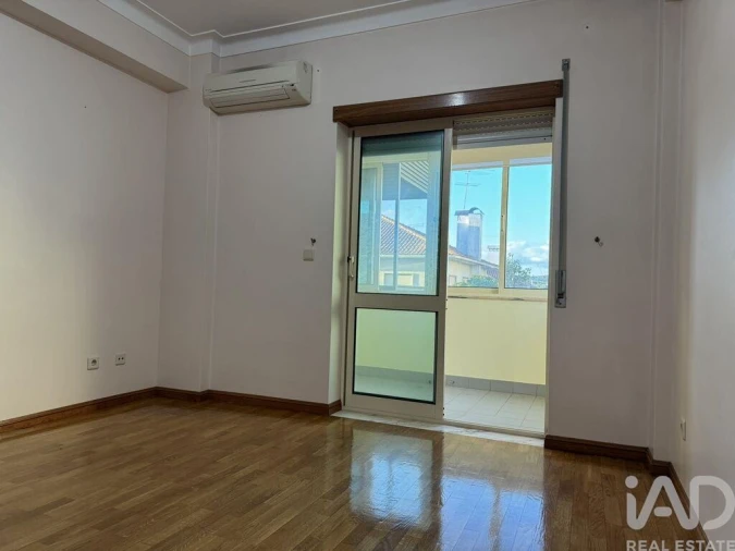Apartamento T2 para Arrendamento em São Pedro de Tomar Foto 11