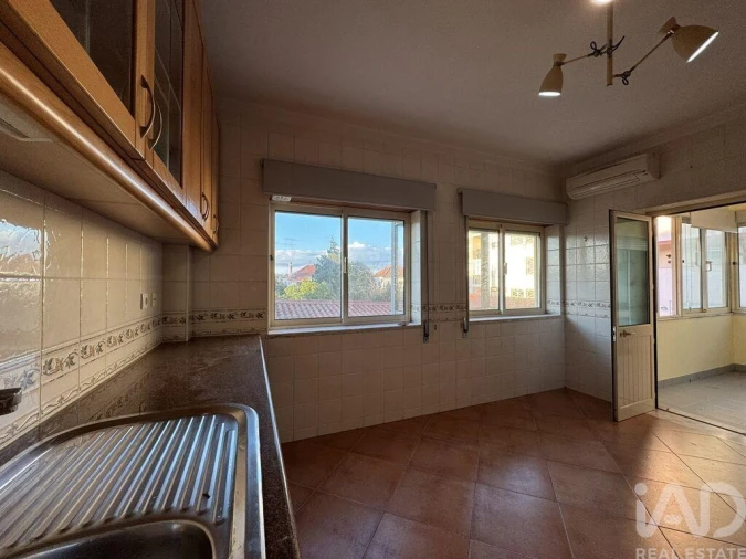 Apartamento T2 para Arrendamento em São Pedro de Tomar Foto 15