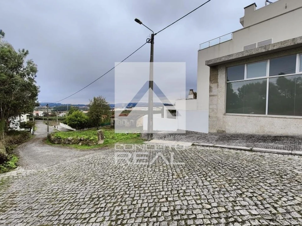 Terreno para Venda em Cidade da Maia Foto 3