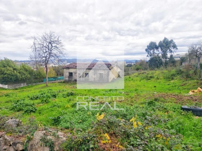 Terreno para Venda em Cidade da Maia Foto 2