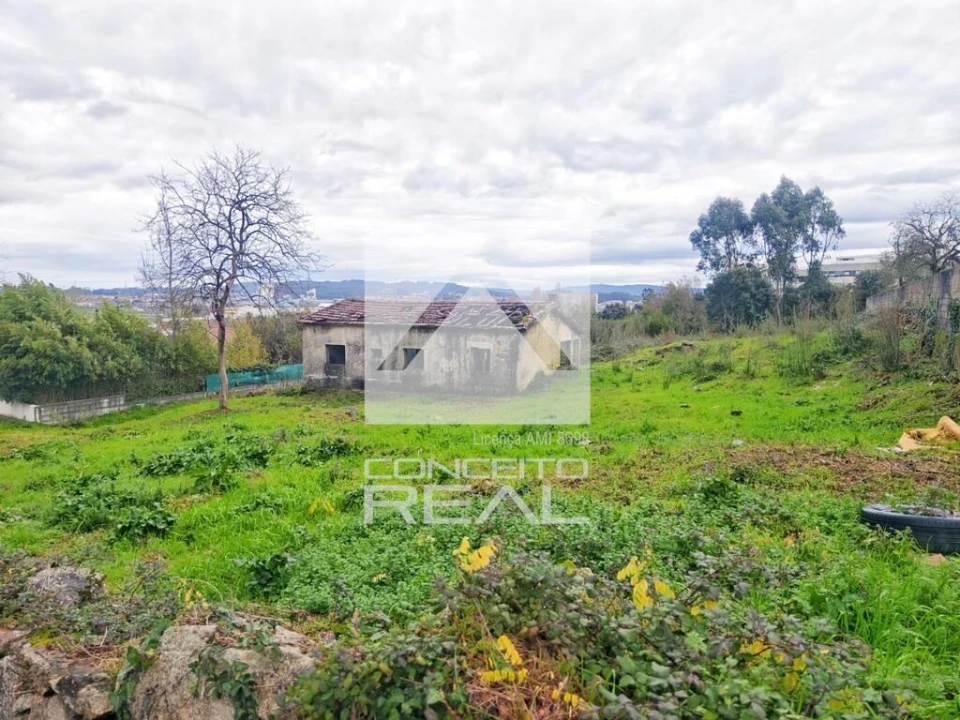 Terreno para Venda em Cidade da Maia Foto 2