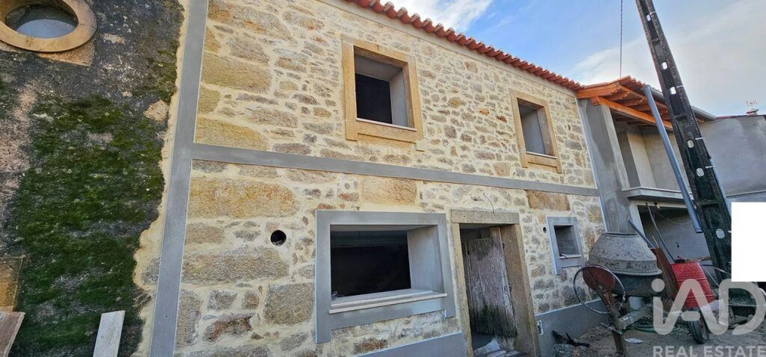 Moradia T3 para Venda em São Miguel, Santa Eufémia e Rabaçal Foto 2