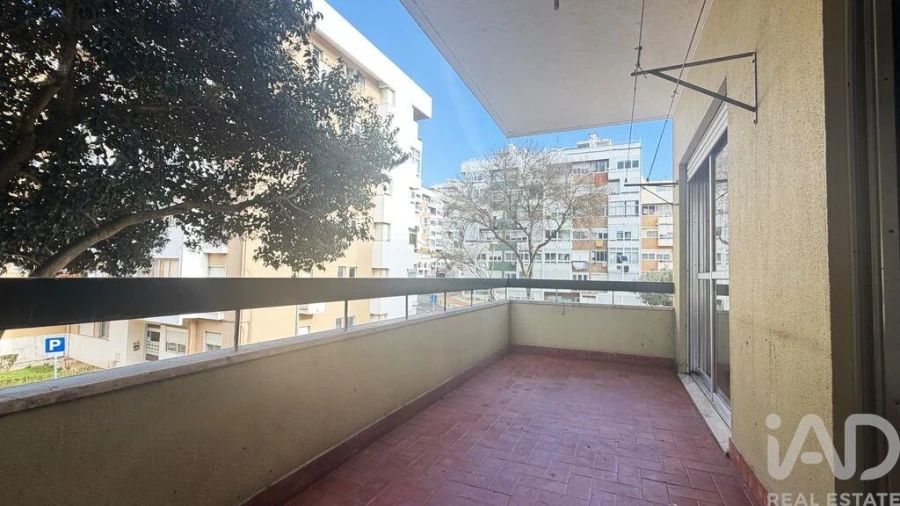 Apartamento T2 para Venda em Oeiras e São Julião da Barra, Paço de Arcos e Caxias