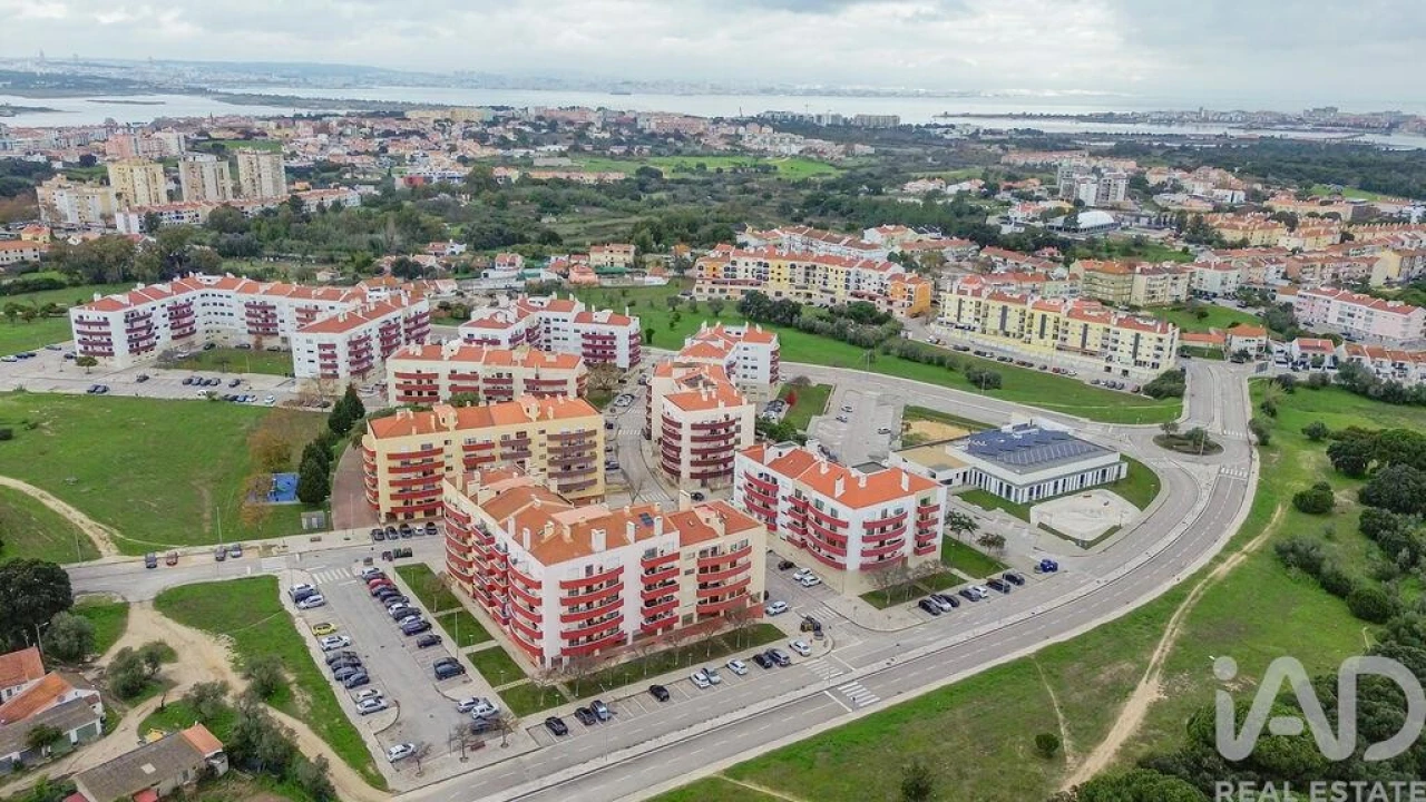 Apartamento T3 para Venda em Seixal, Arrentela e Aldeia de Paio Pires Foto 36