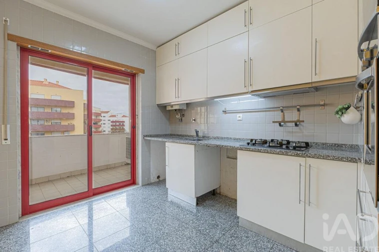 Apartamento T3 para Venda em Seixal, Arrentela e Aldeia de Paio Pires Foto 11