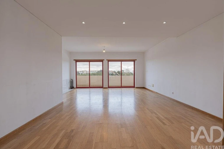 Apartamento T3 para Venda em Seixal, Arrentela e Aldeia de Paio Pires Foto 2