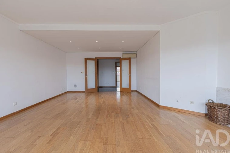 Apartamento T3 para Venda em Seixal, Arrentela e Aldeia de Paio Pires Foto 4