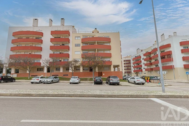 Apartamento T3 para Venda em Seixal, Arrentela e Aldeia de Paio Pires Foto 32